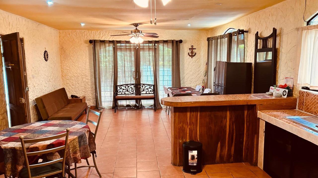 Casa Encantada Offers You Two-Bedroom House, 1 Tiny Apartment & 3 Double Rooms Manuel Antonio Buitenkant foto