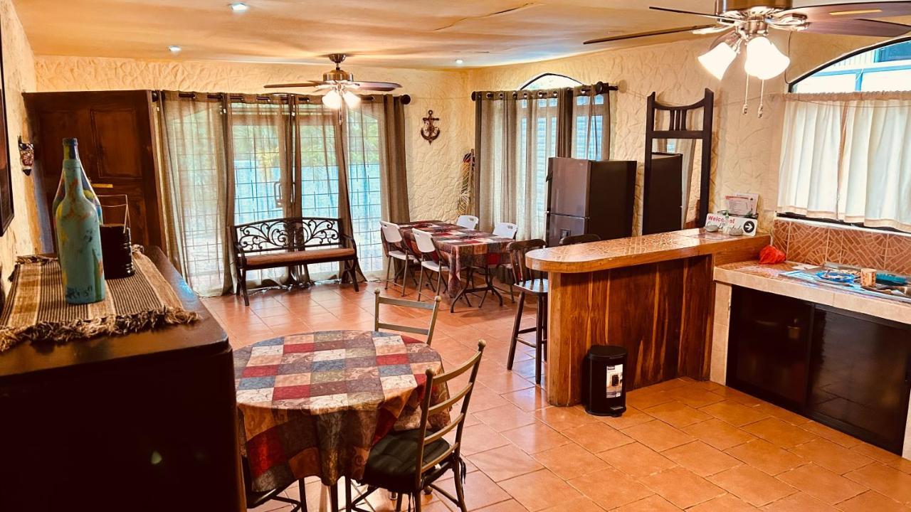Casa Encantada Offers You Two-Bedroom House, 1 Tiny Apartment & 3 Double Rooms Manuel Antonio Buitenkant foto