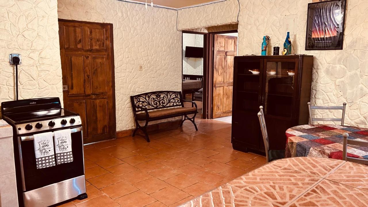 Casa Encantada Offers You Two-Bedroom House, 1 Tiny Apartment & 3 Double Rooms Manuel Antonio Buitenkant foto