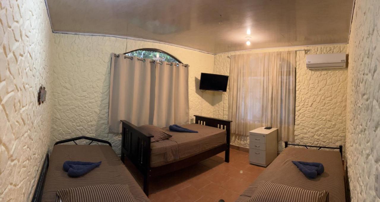 Casa Encantada Offers You Two-Bedroom House, 1 Tiny Apartment & 3 Double Rooms Manuel Antonio Buitenkant foto