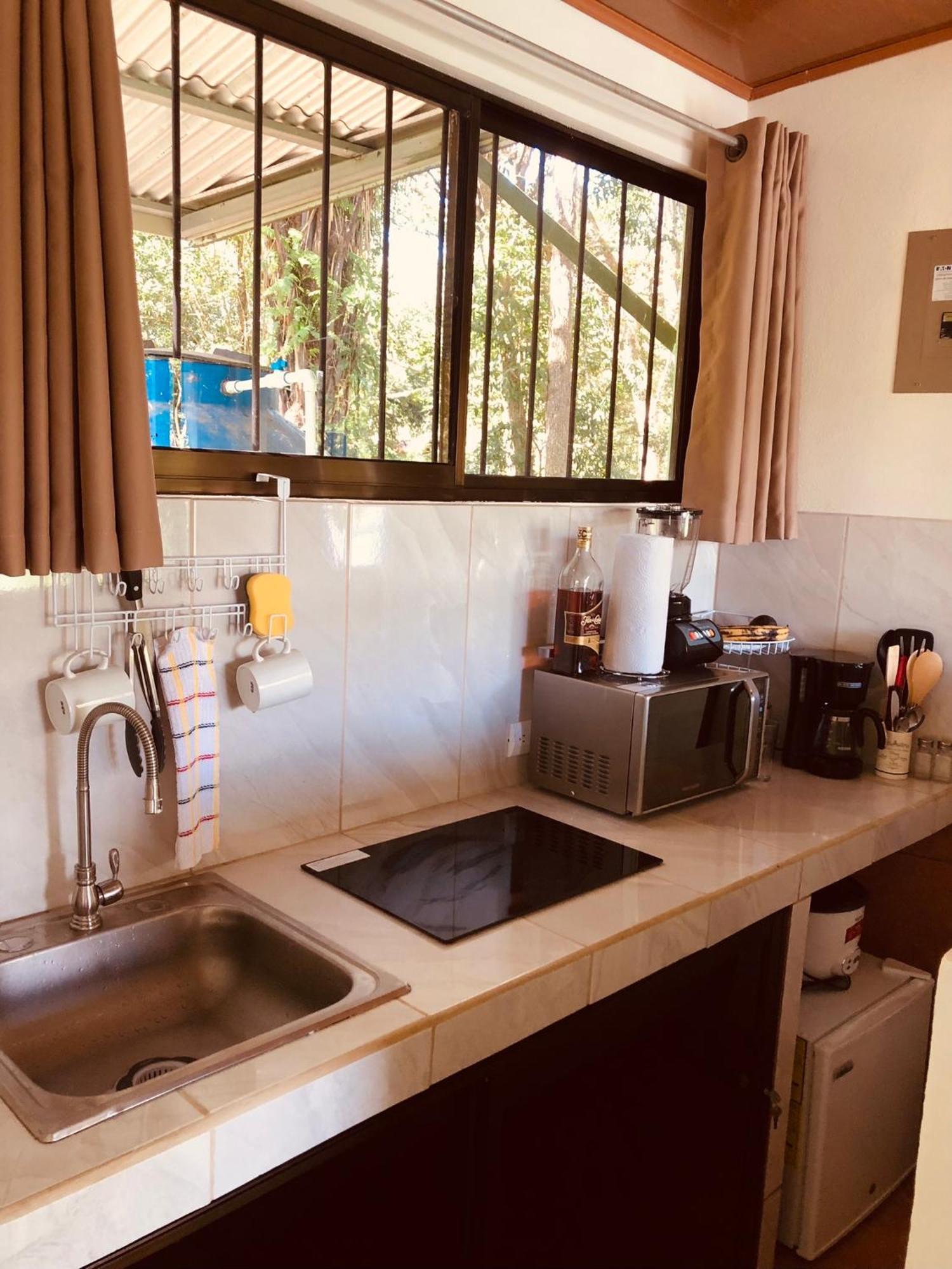 Casa Encantada Offers You Two-Bedroom House, 1 Tiny Apartment & 3 Double Rooms Manuel Antonio Buitenkant foto