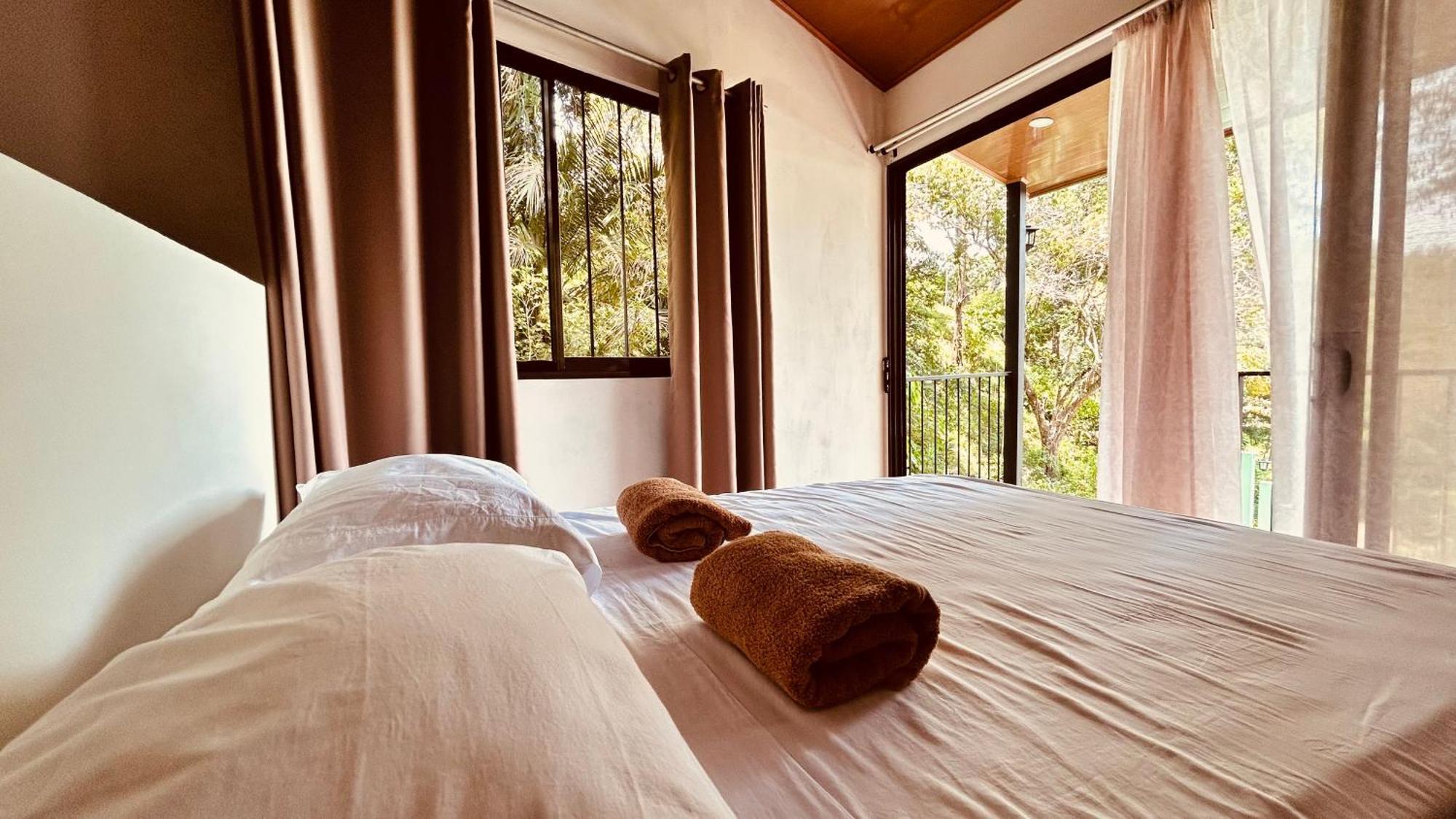 Casa Encantada Offers You Two-Bedroom House, 1 Tiny Apartment & 3 Double Rooms Manuel Antonio Buitenkant foto