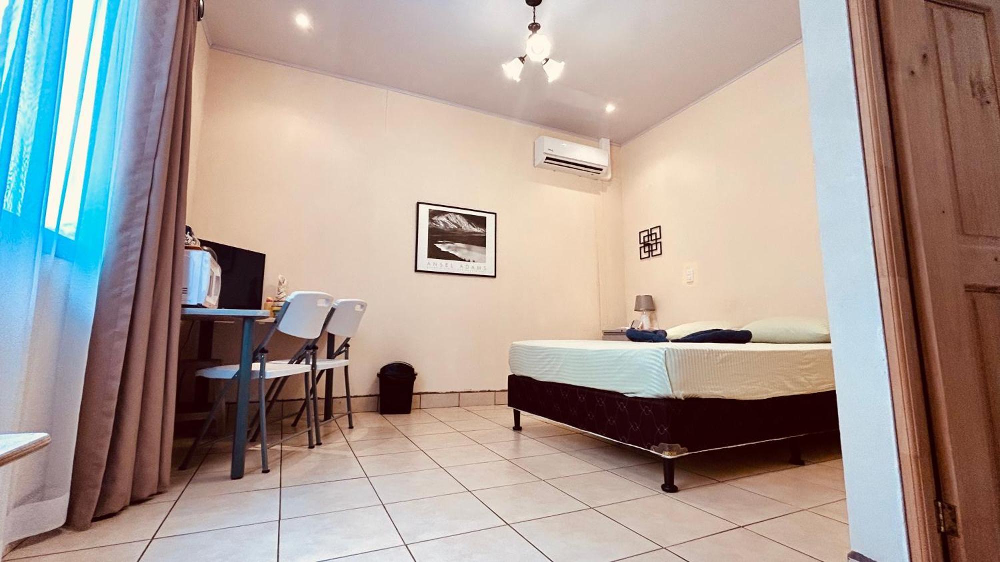 Casa Encantada Offers You Two-Bedroom House, 1 Tiny Apartment & 3 Double Rooms Manuel Antonio Buitenkant foto